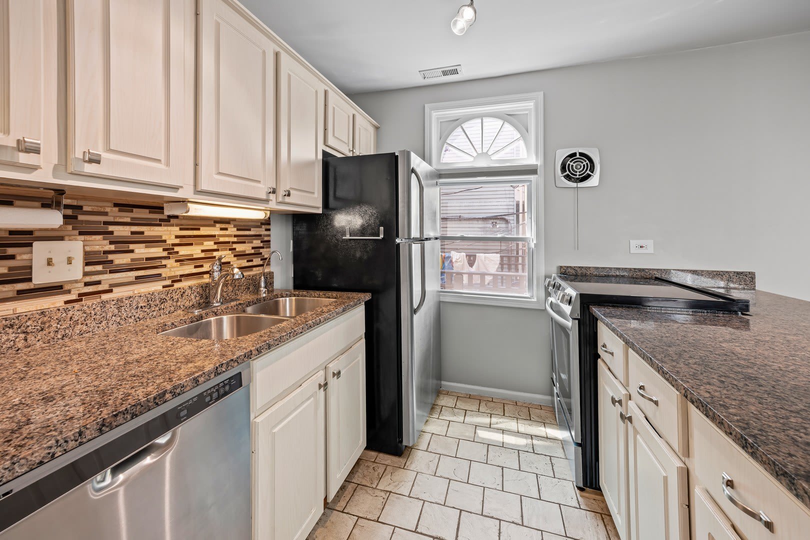 1839 N Bissell Street – photo 5