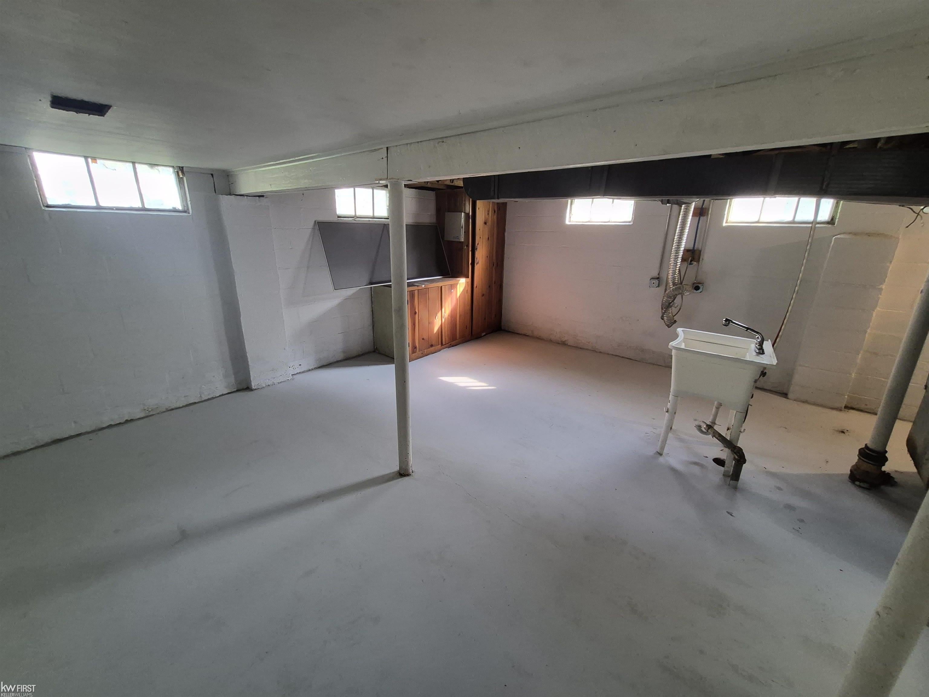 2038 Copeman Boulevard – photo 5