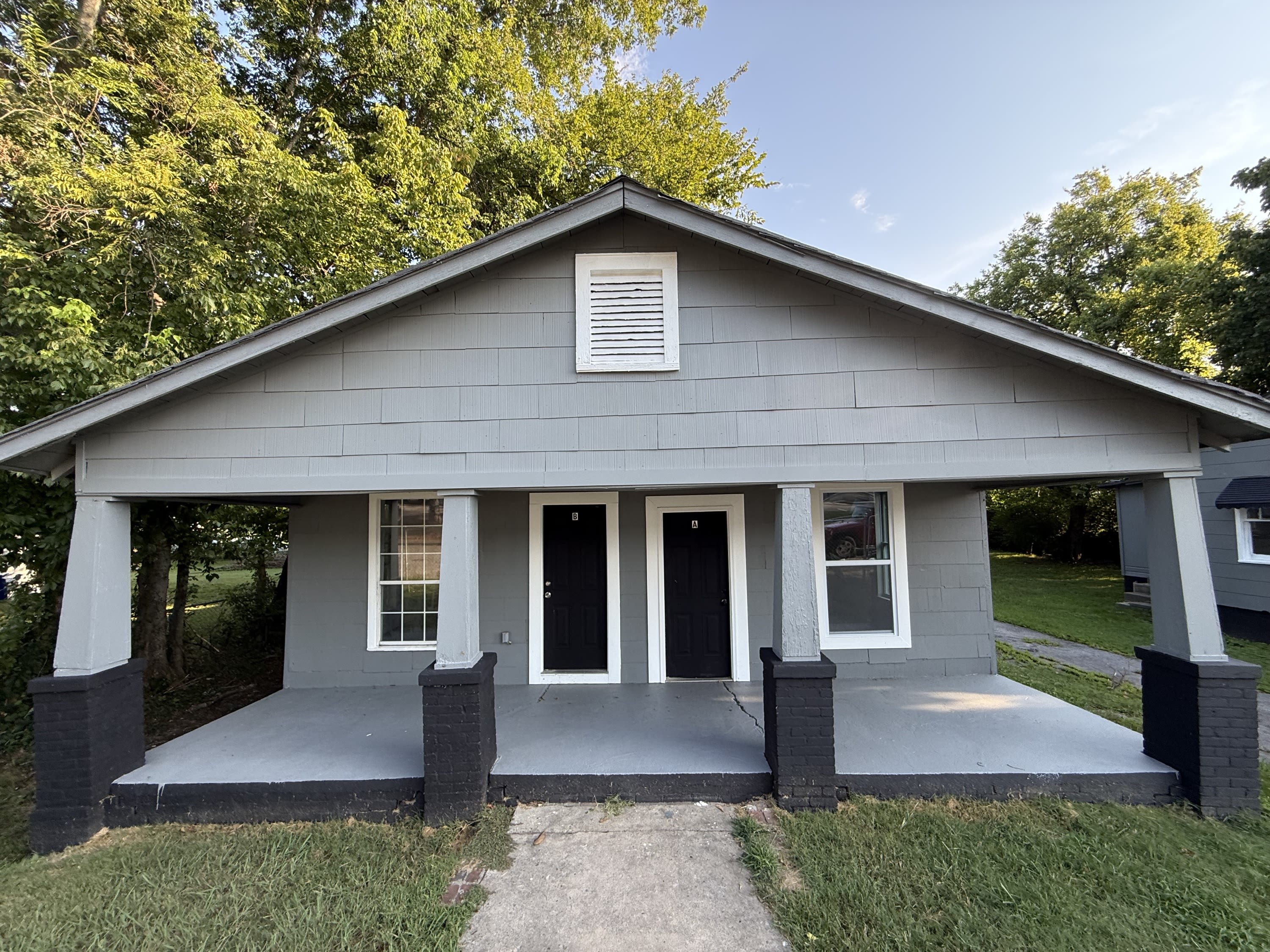 1707 E 50th StApt A – photo 1