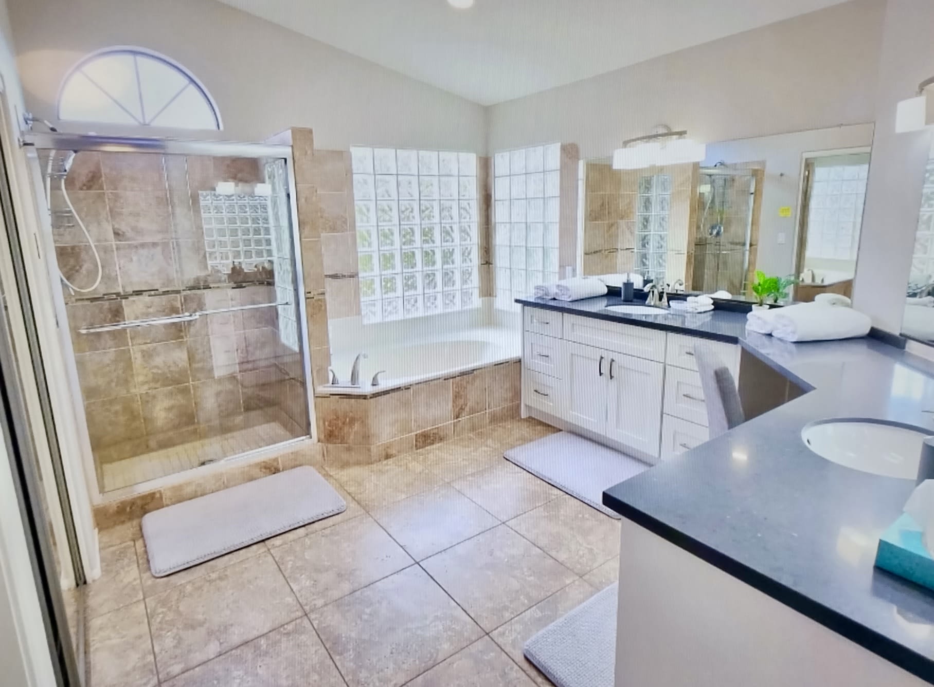 1420 W Iris Dr – photo 3