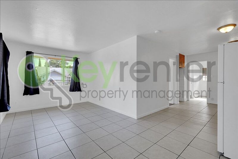 4806 Yosemite Avenue – photo 4