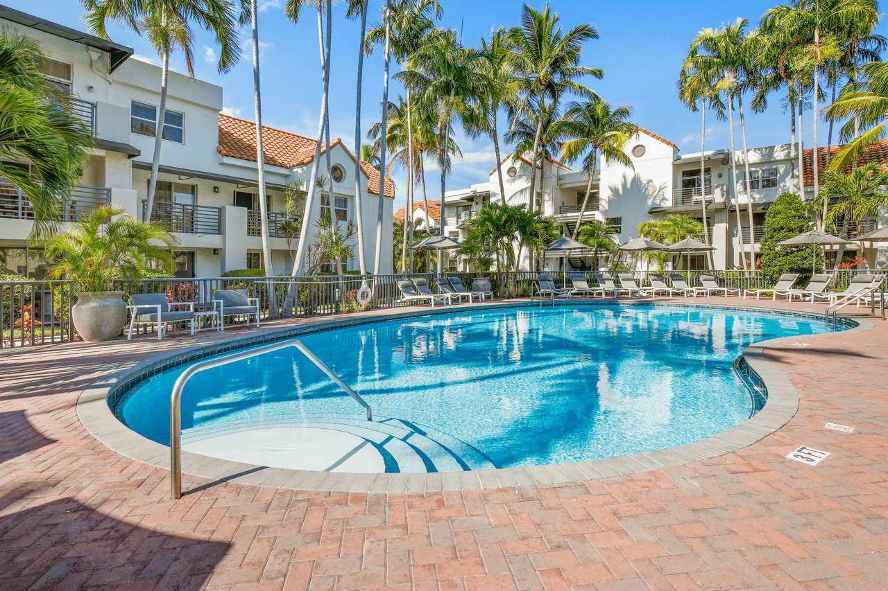 Sheridan Ocean Club Apartments – photo 1