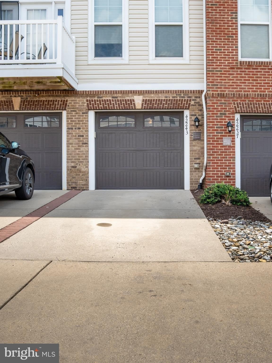 42243 Canary Grass Square – photo 1