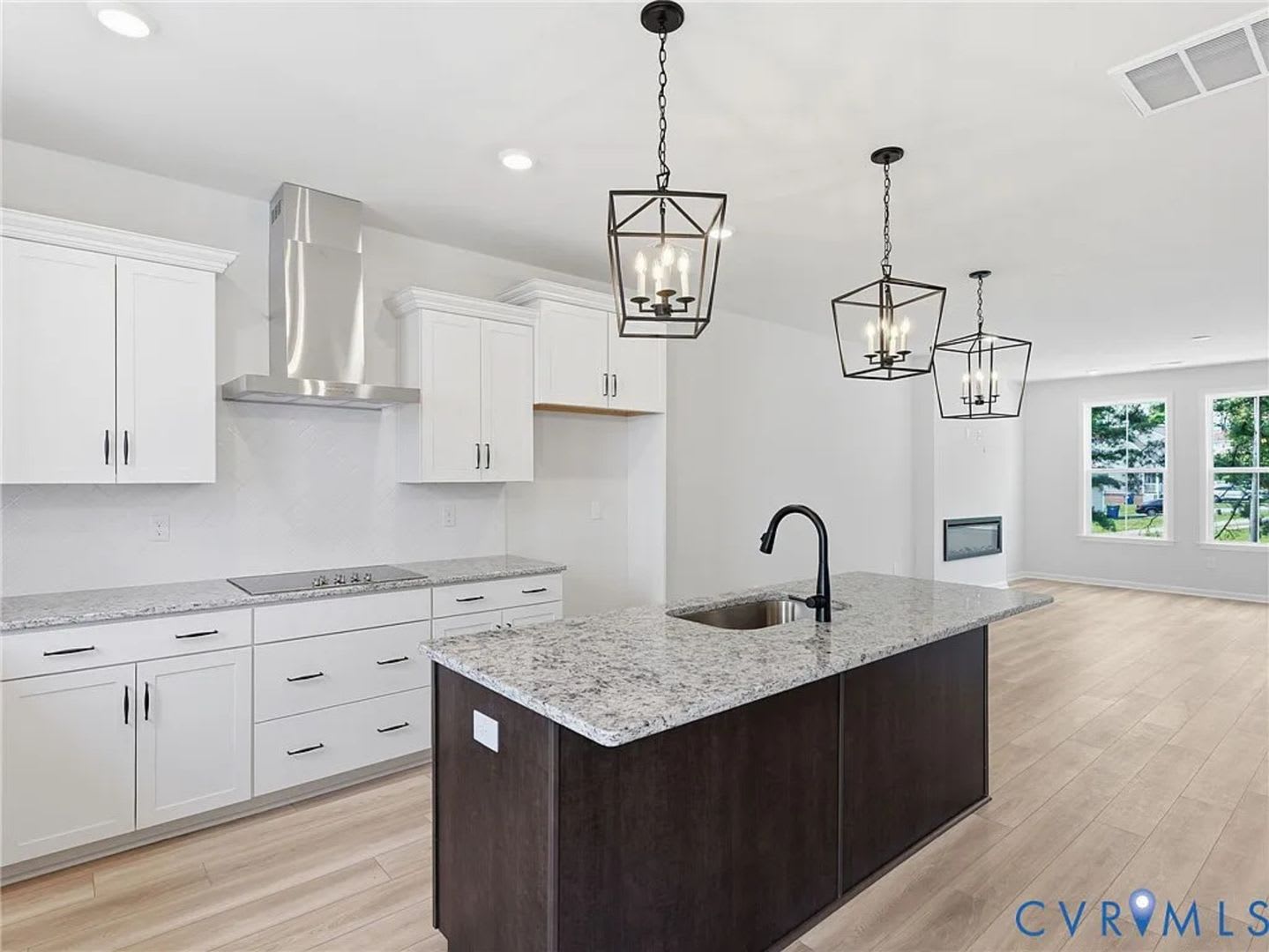 Charming 3BR Townhome in Midlothian – photo 3