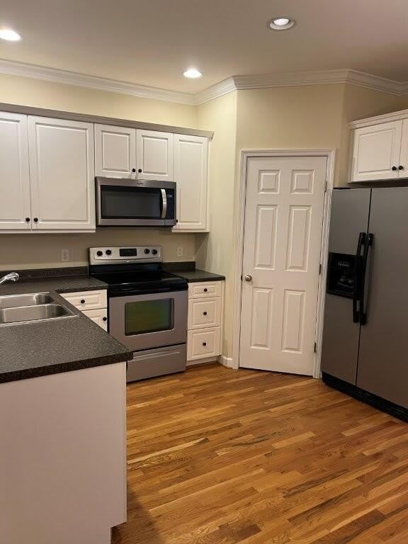 222 Saint James W – photo 2
