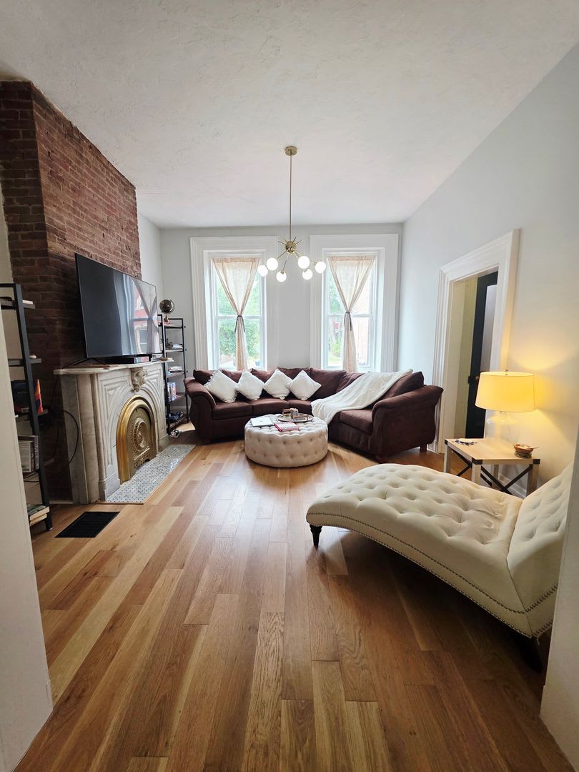 Renovated Manchester Gem With City Views Modern Upgrades 3 Beds 1 5 Baths – photo 3