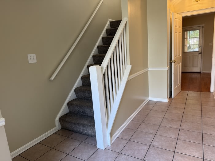 1323 Hampshire Drive – photo 4