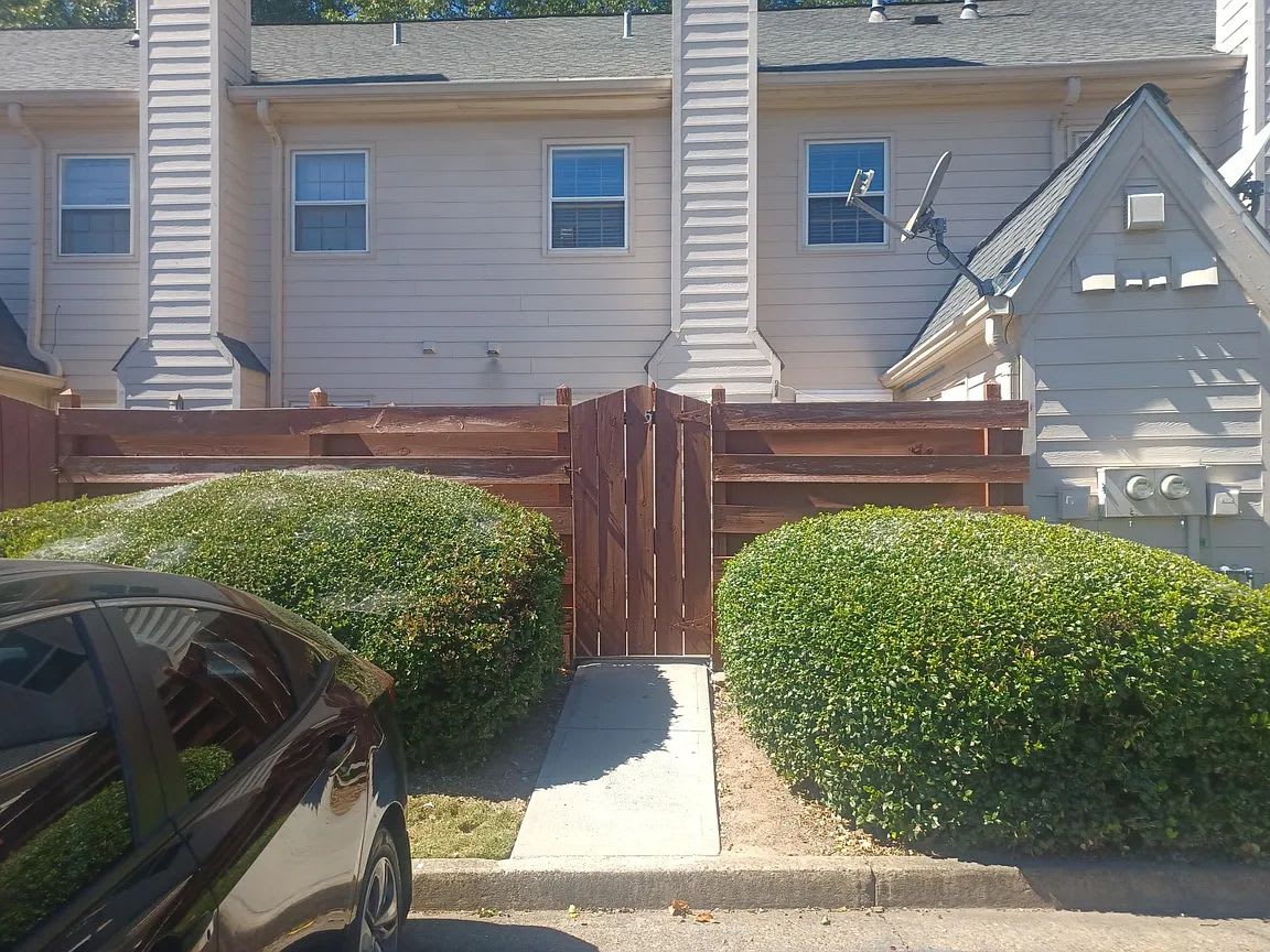 595 Wedgewood Dr – photo 2