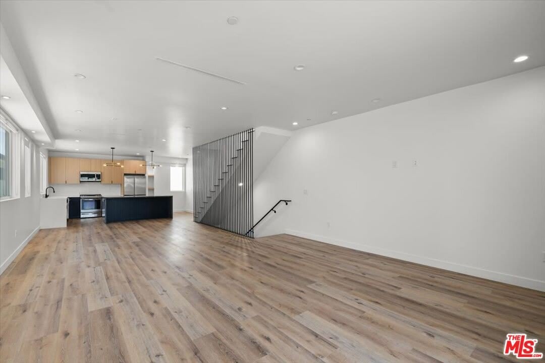 839 N Mccadden Pl – photo 4