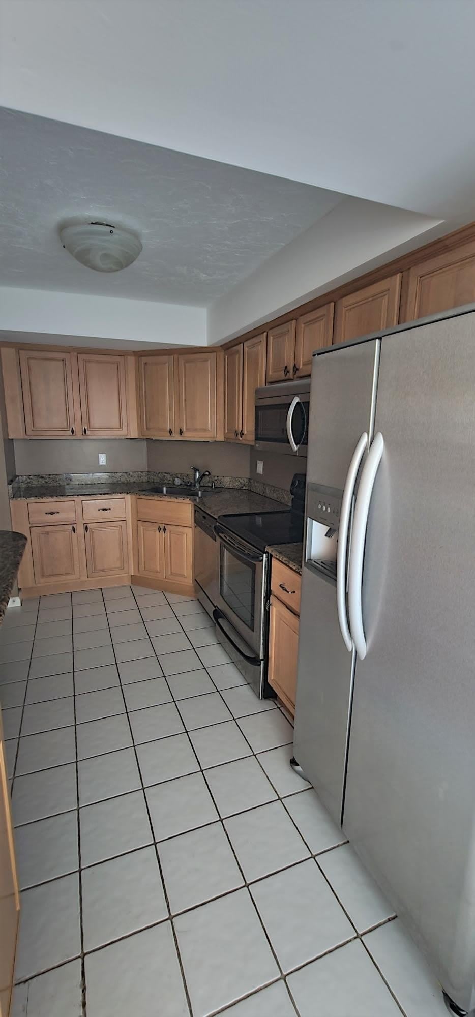 2425 Presidential Way – photo 3