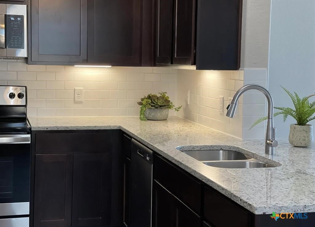 626 Heathers Way – photo 4