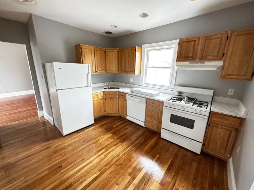 33 Adamson St. – photo 4