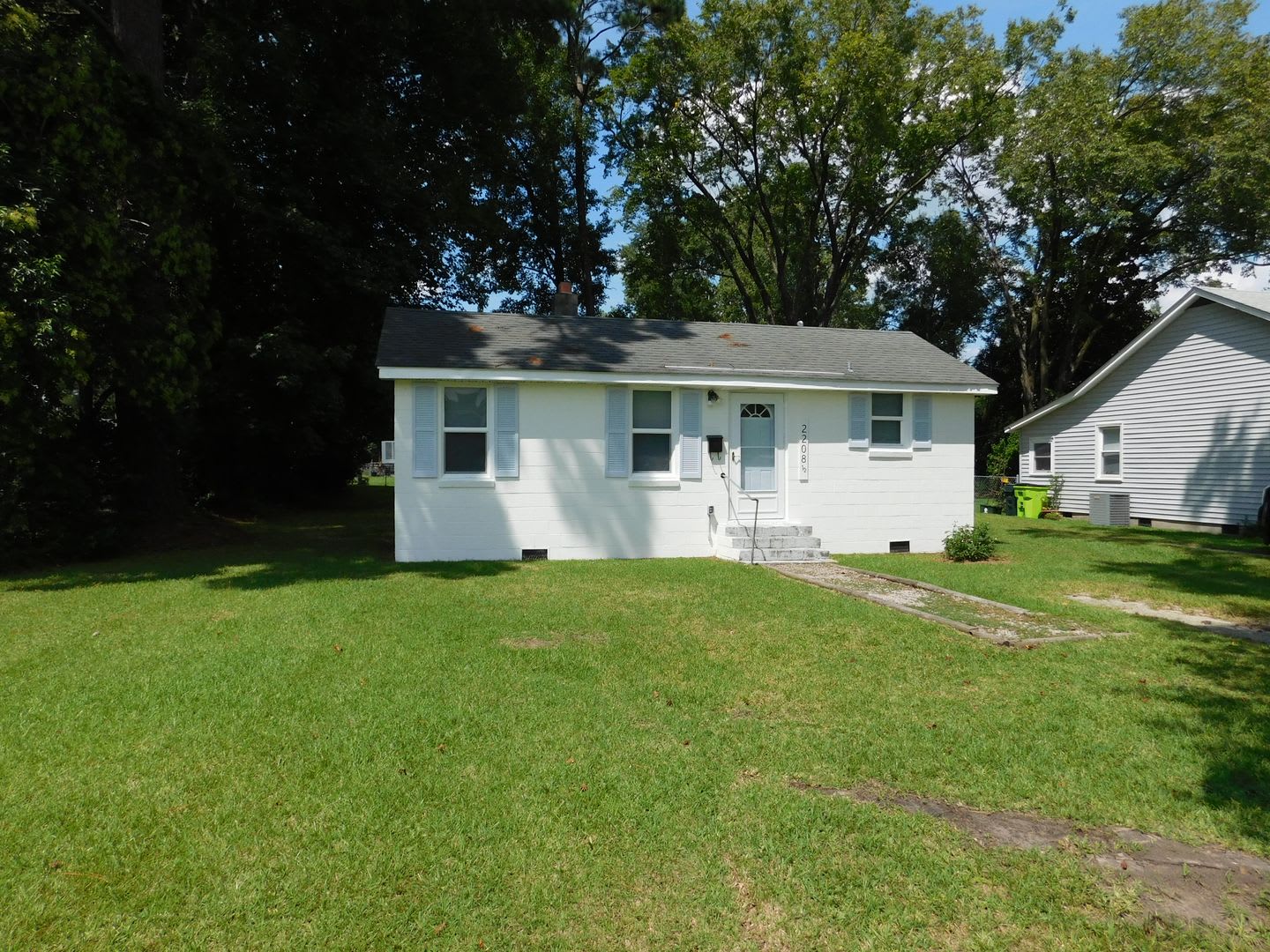2208 1/2 Spencer Avenue – photo 2