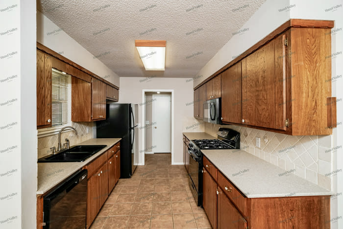23 West Stadium Road – photo 5