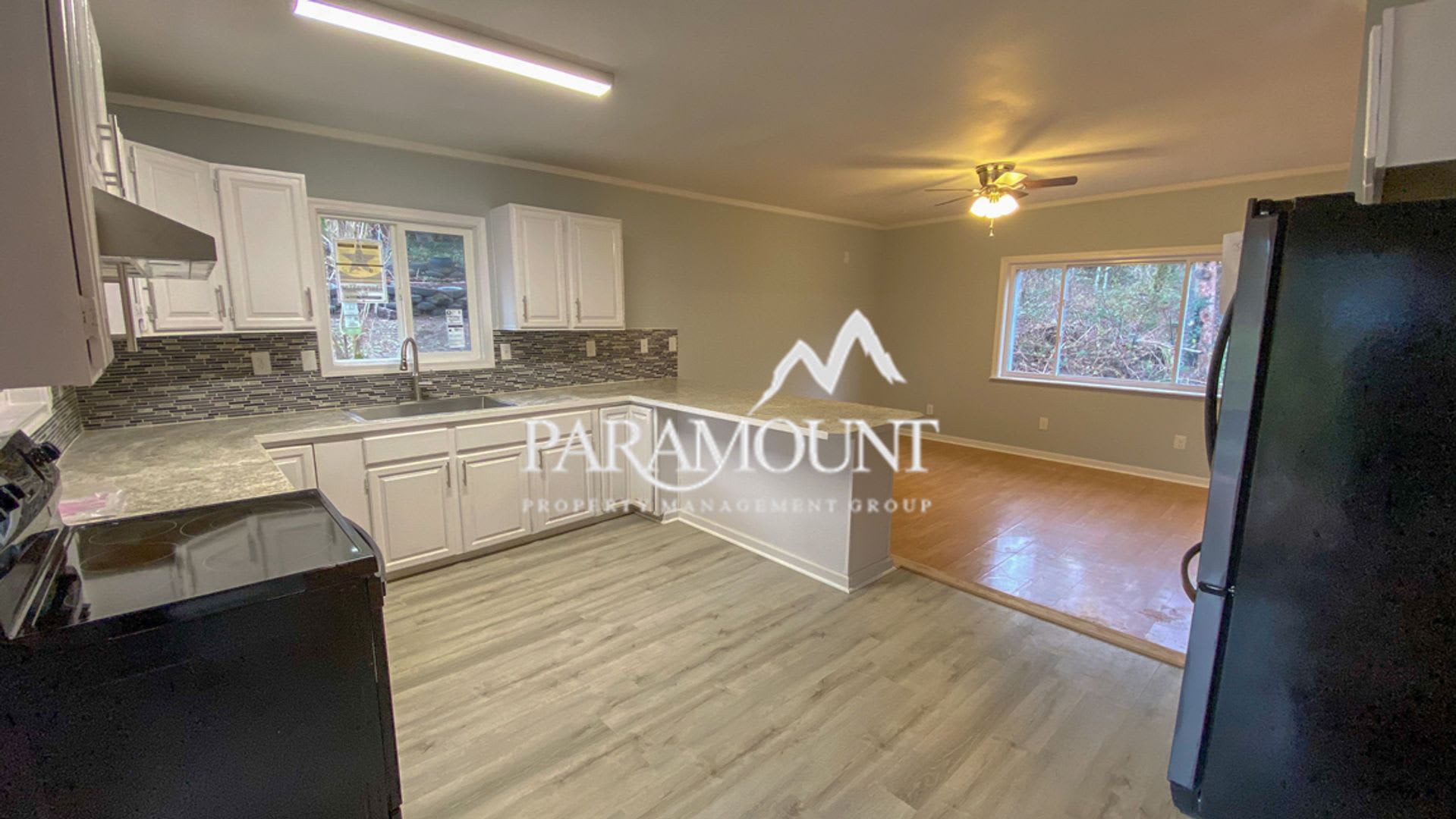Stunning & Spacious 3 Bedroom! Available 12/24/2026! – photo 2