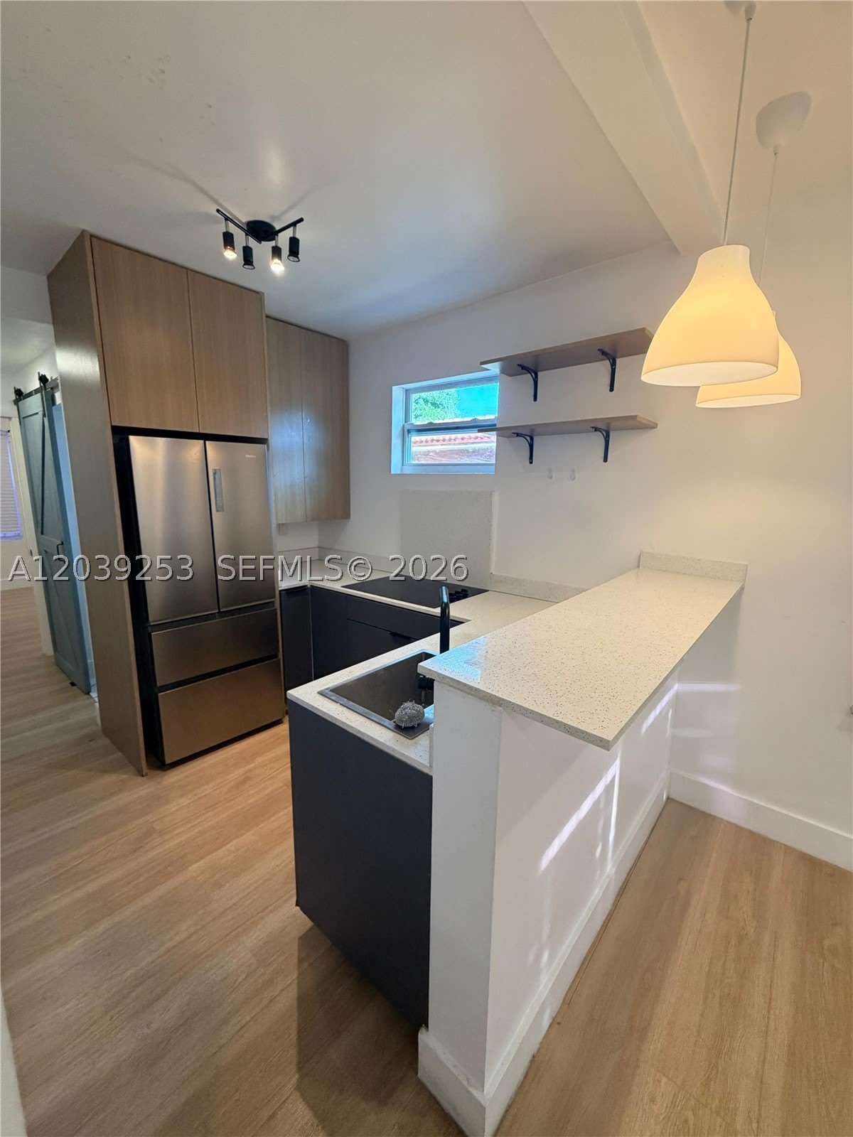 453 NW 25th Ct – photo 1