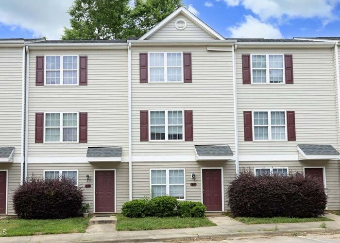 18 Red Lane – photo 1