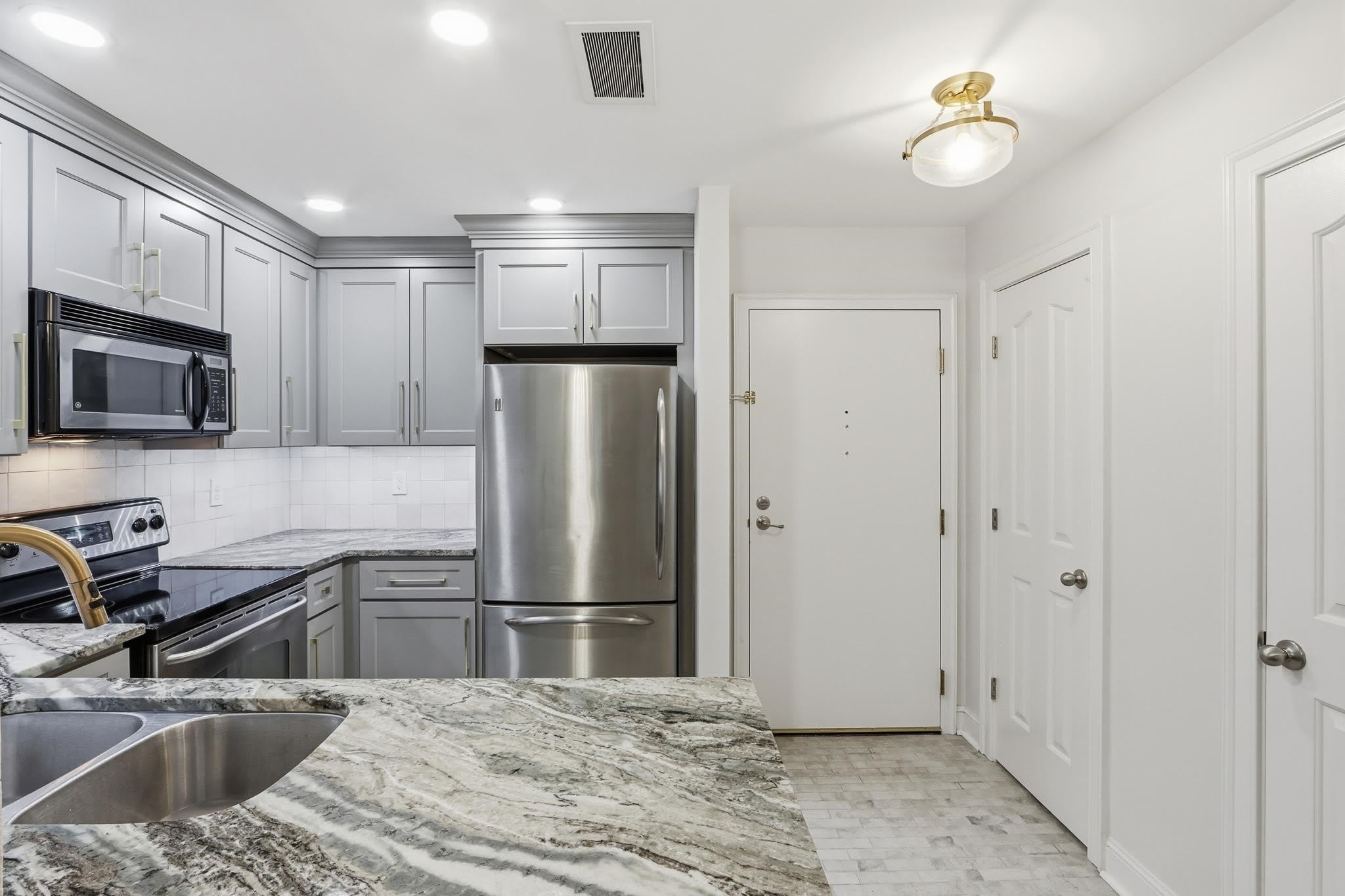 5400 Park Ave – photo 3