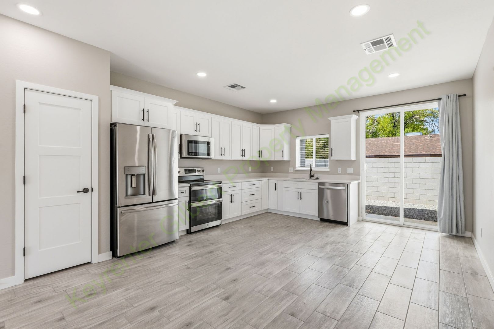 Brand-New Luxury Duplex Home – photo 4