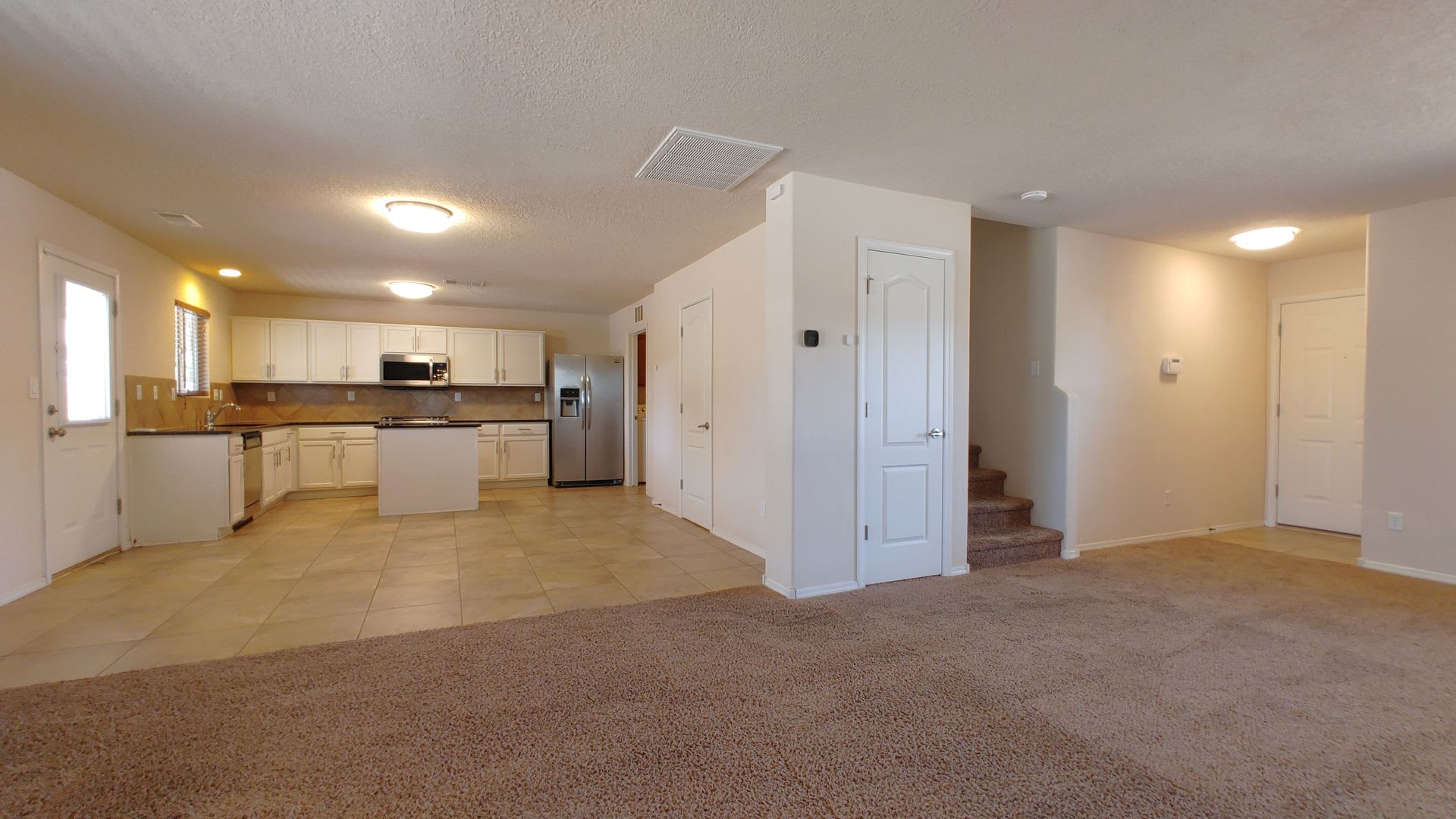 Roomy 3 Bedroom 2 Bathroom Home In Los Lunas! – photo 2