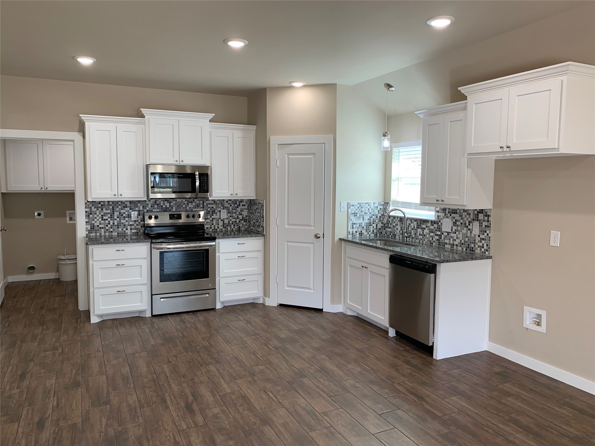 303 N Colbert Avenue – photo 4