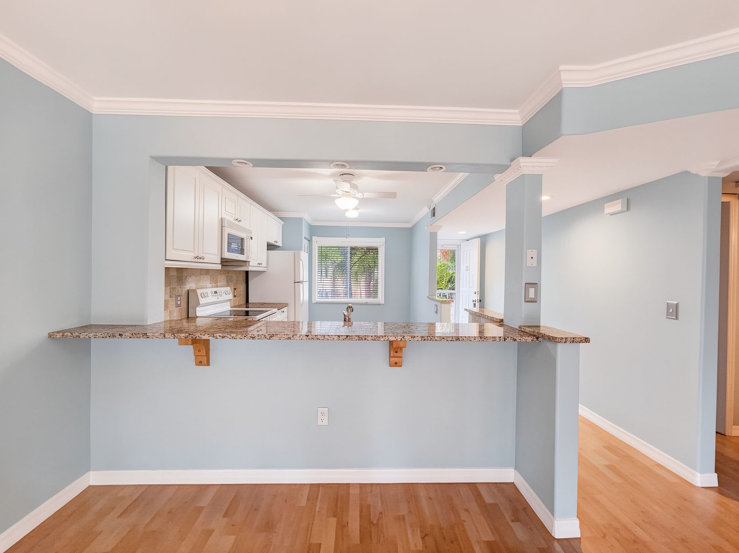 Stunning Sandpiper Bay 2 Bed 2 Bath End Unit Condo – photo 2
