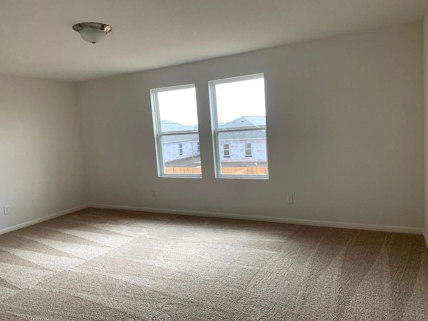 Room In 4 Bedroom Home In Kyle – photo 2