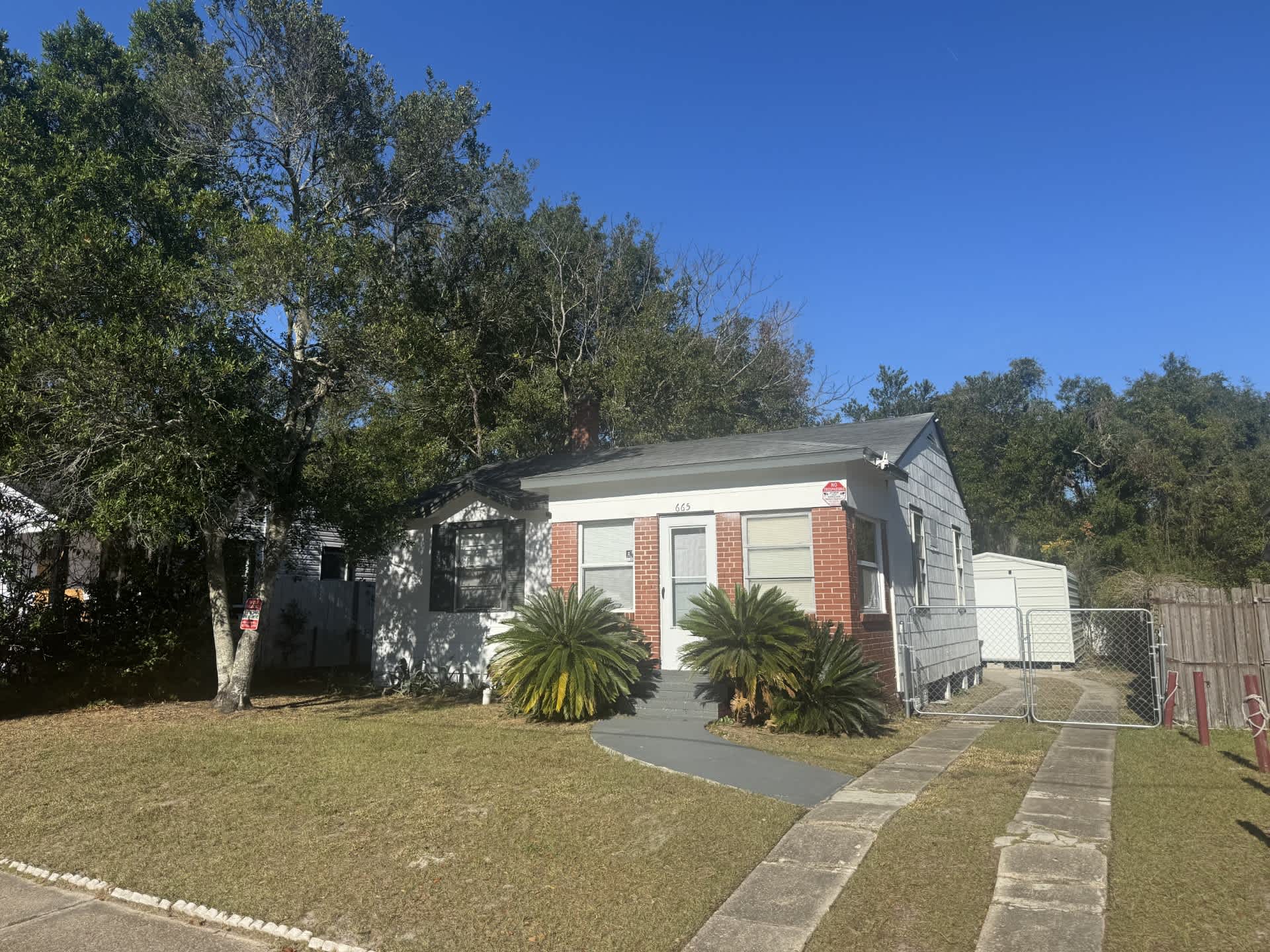 665 Chestnut Dr – photo 2