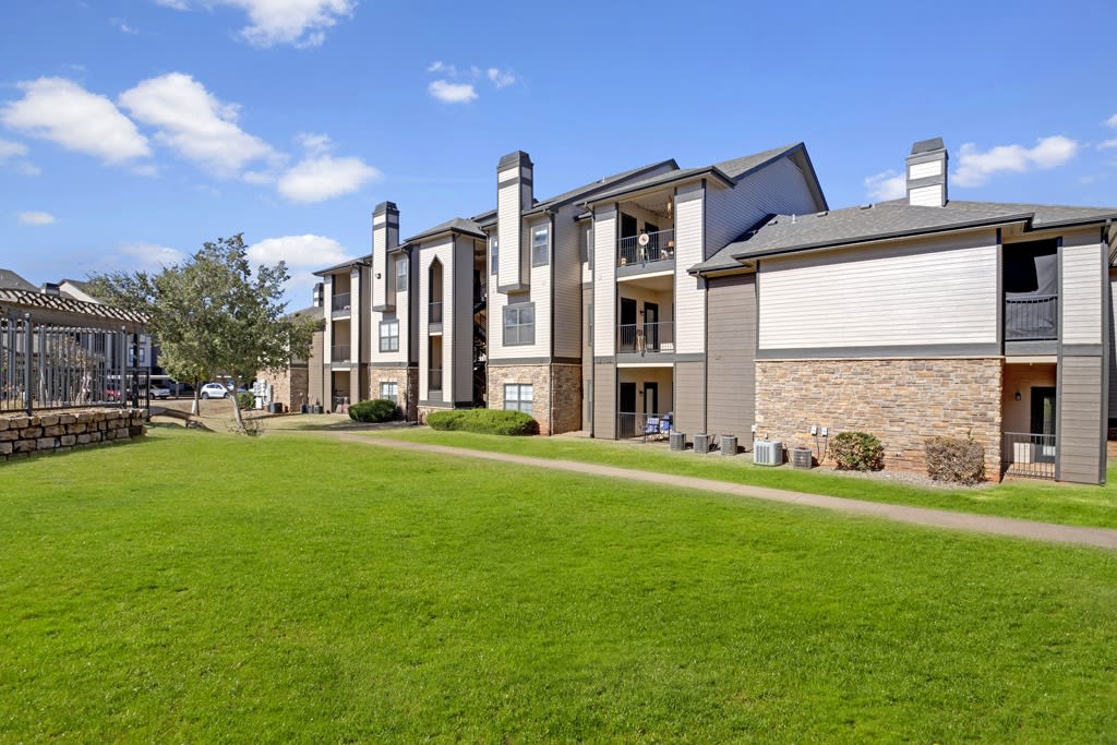 3120 Raintree Road – photo 2