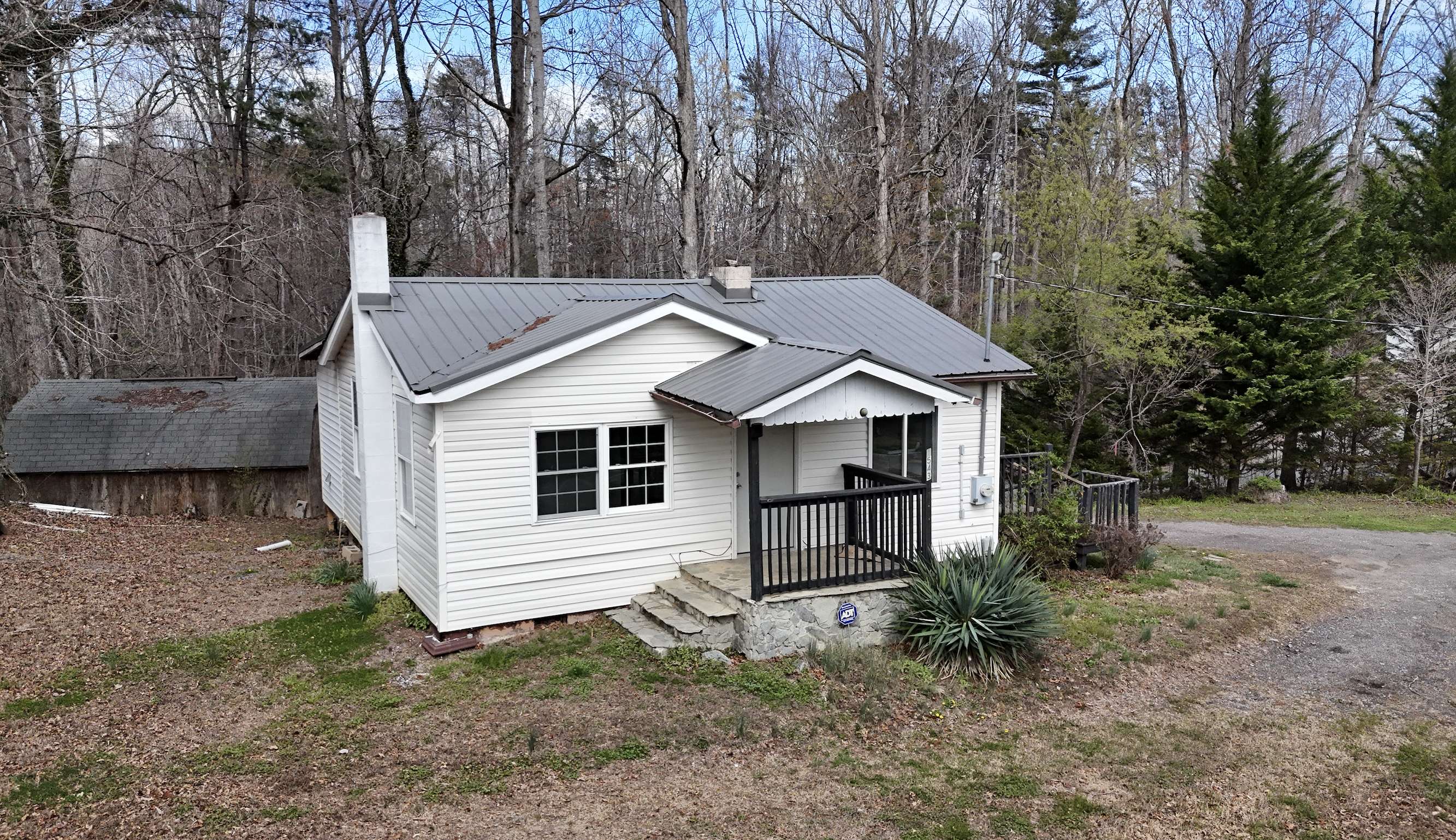 1543 Old Hwy 10 E – photo 1