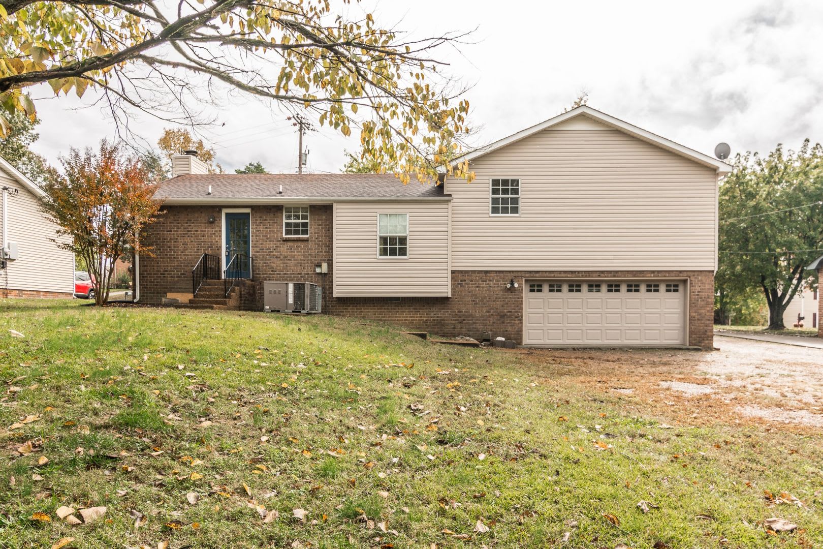 Improved Rent 3 Bedroom 3 Bath Home Restricted Breeds Allowed – photo 3
