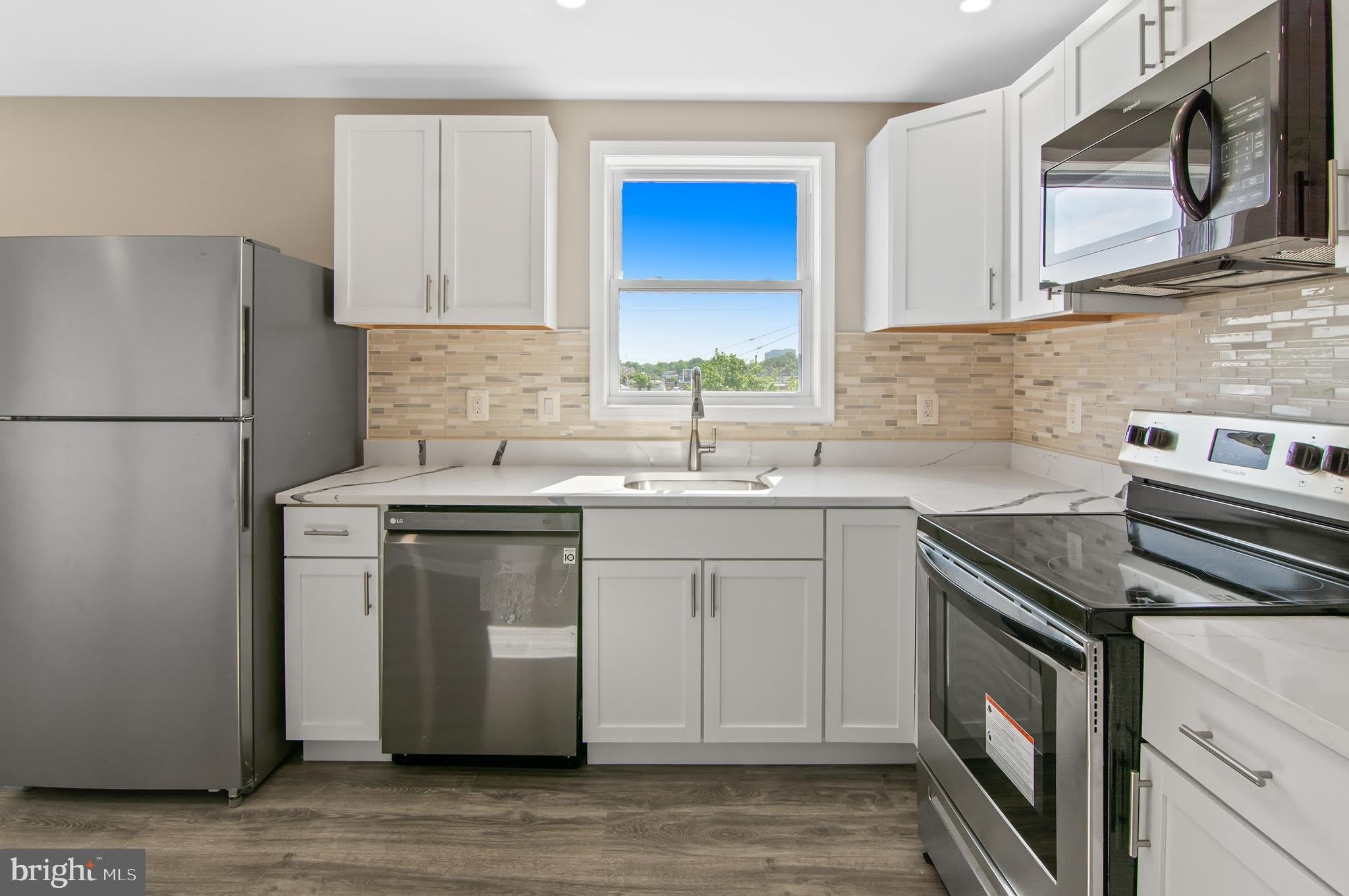3022 E FAYETTE Street – photo 4