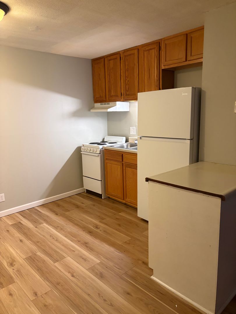 1104 W McCarty – photo 2