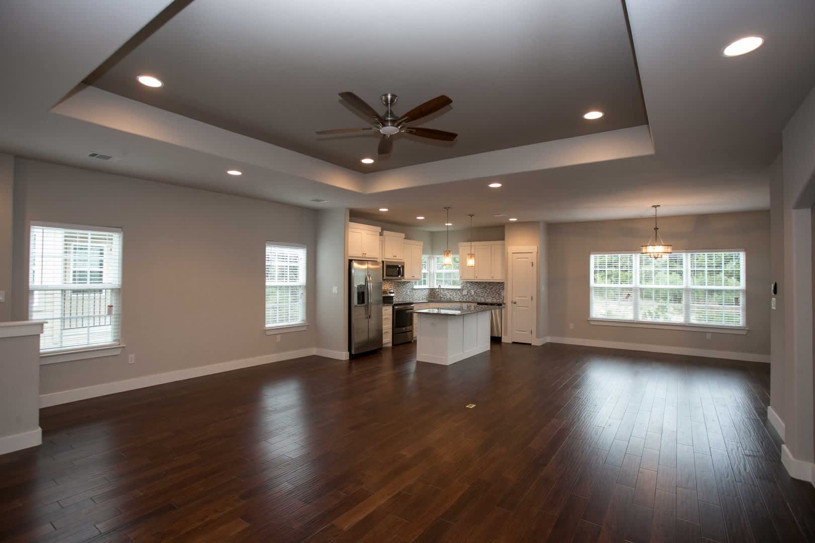 2 Week Free Move-In Special! Modern Single-Story Condo Near Lake Austin & Lake Travis – photo 4