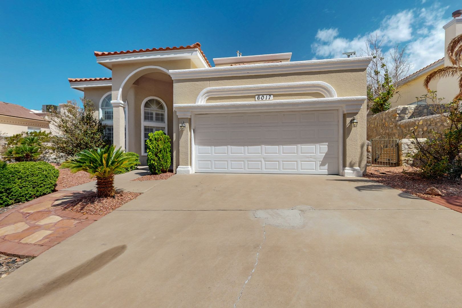 Stunning 4 bedroom, 3 bath home in West El Paso! – photo 2