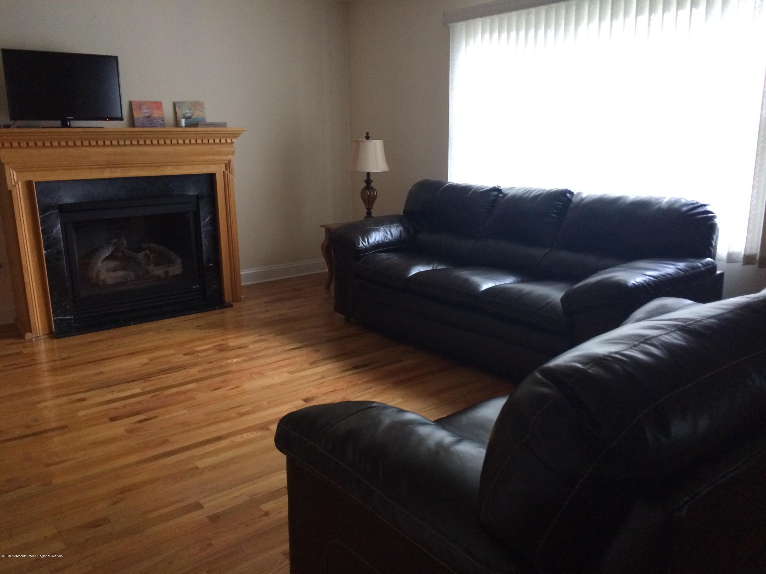 508 Lake Terrace – photo 2