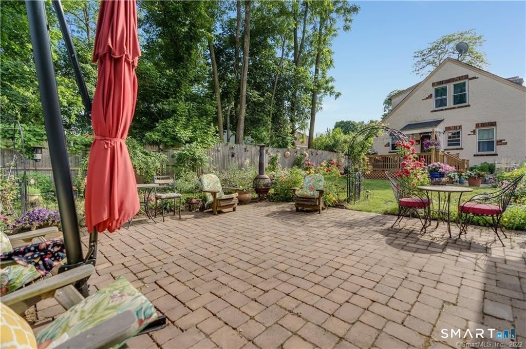 21 Elgin Avenue – photo 5