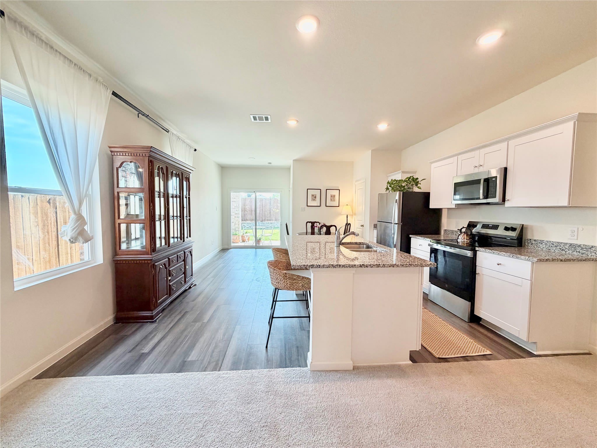 2104 Meadow Park Drive – photo 2