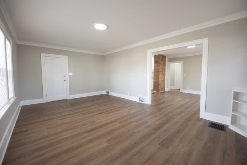 2112 Lincoln Avenue – photo 2