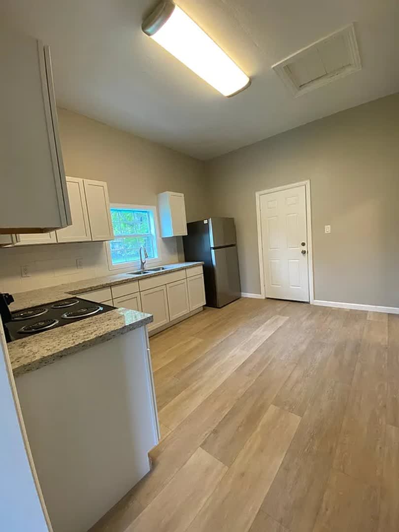 House For Rent 1850 Grand St, Beaumont, TX 77703 – photo 3