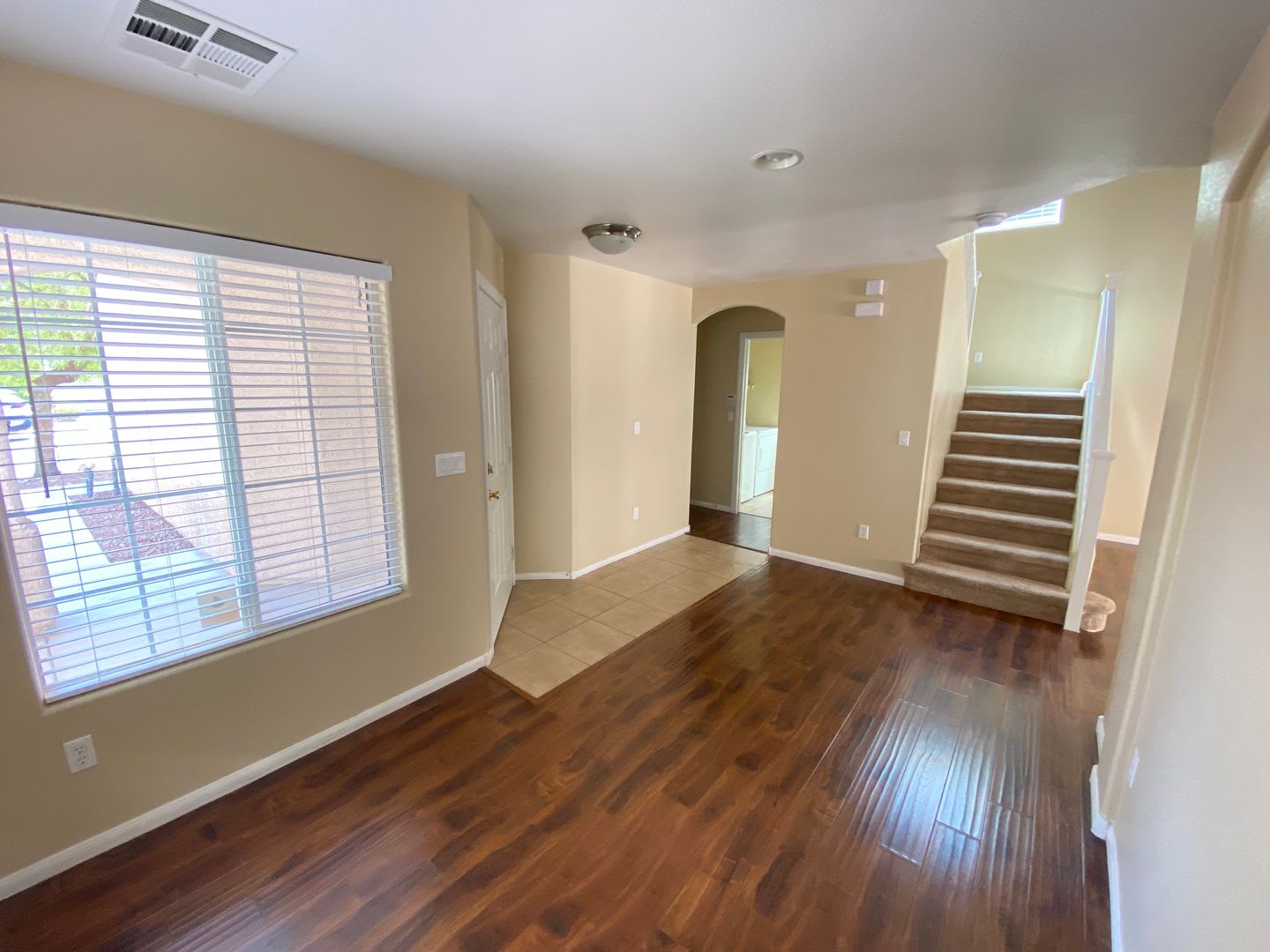 Beautiful 3Bed 3Bath 2Car Residence Located In Gated Northwest Community Next To Skye Canyon And Providence – photo 5