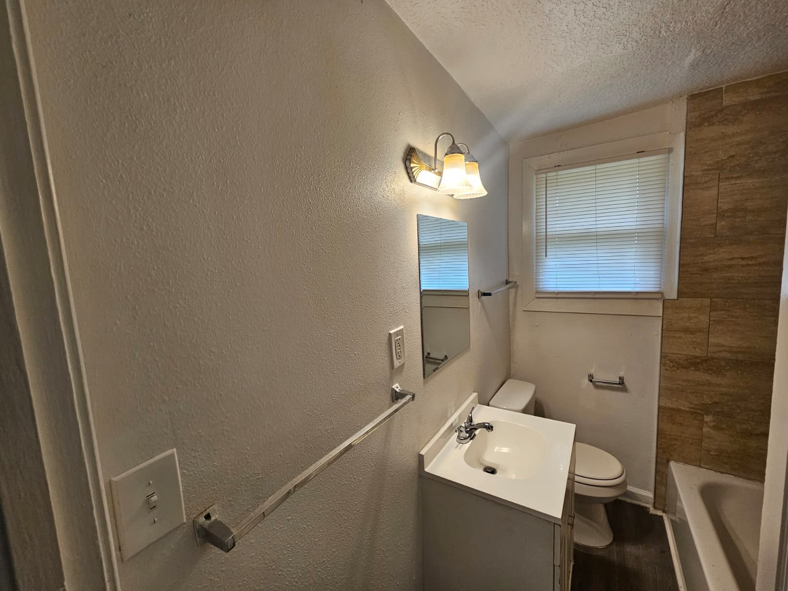 1866 West 6th Street – photo 5