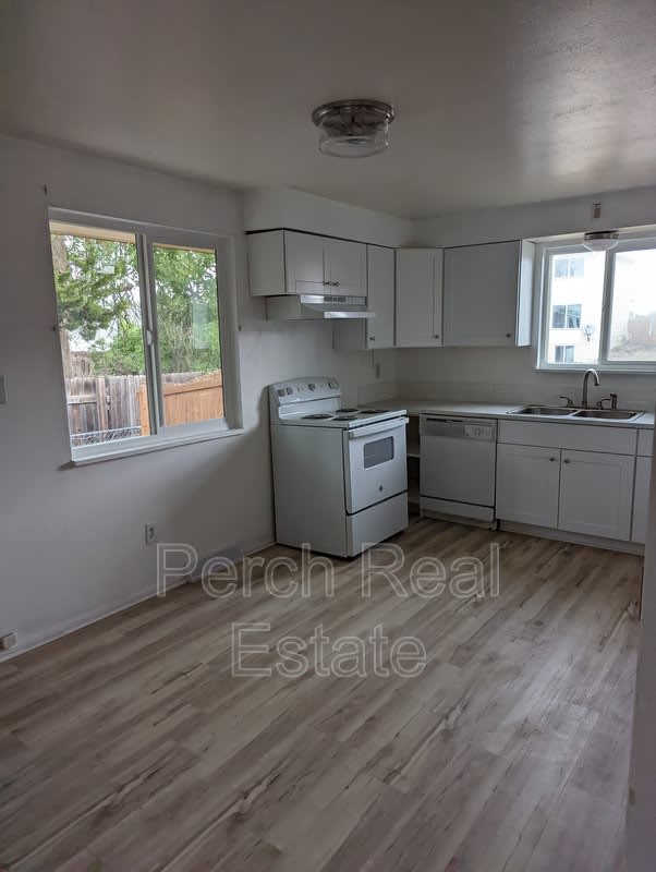 16506 East 13th Avenue – photo 3