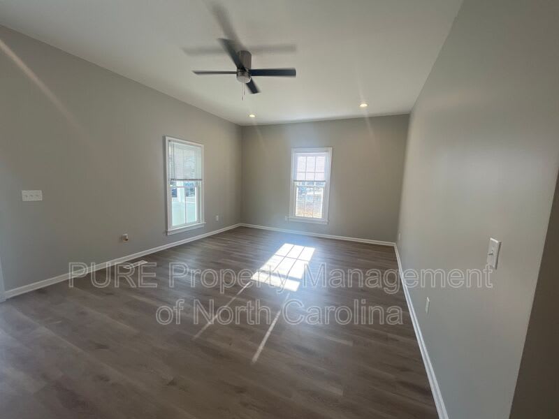 608 S Yadkin Ave – photo 3