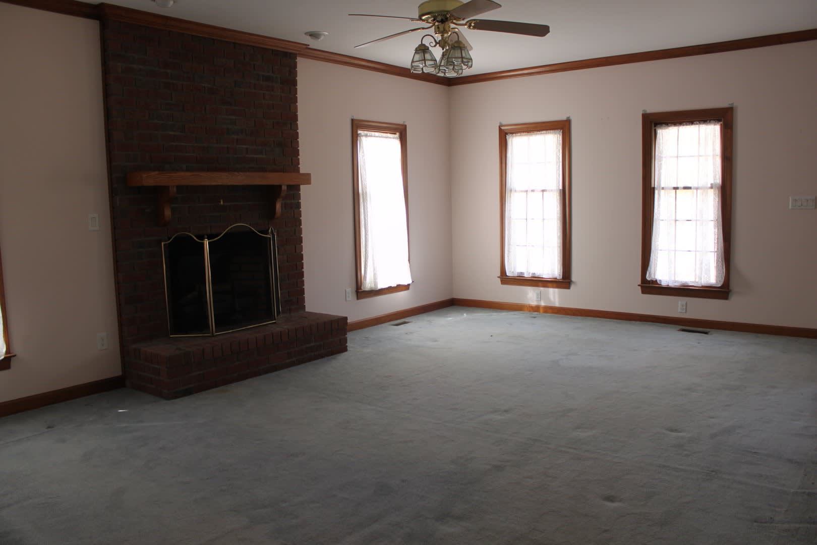 Beautiful 3BR/2.5BA Home in Trent Woods – photo 4