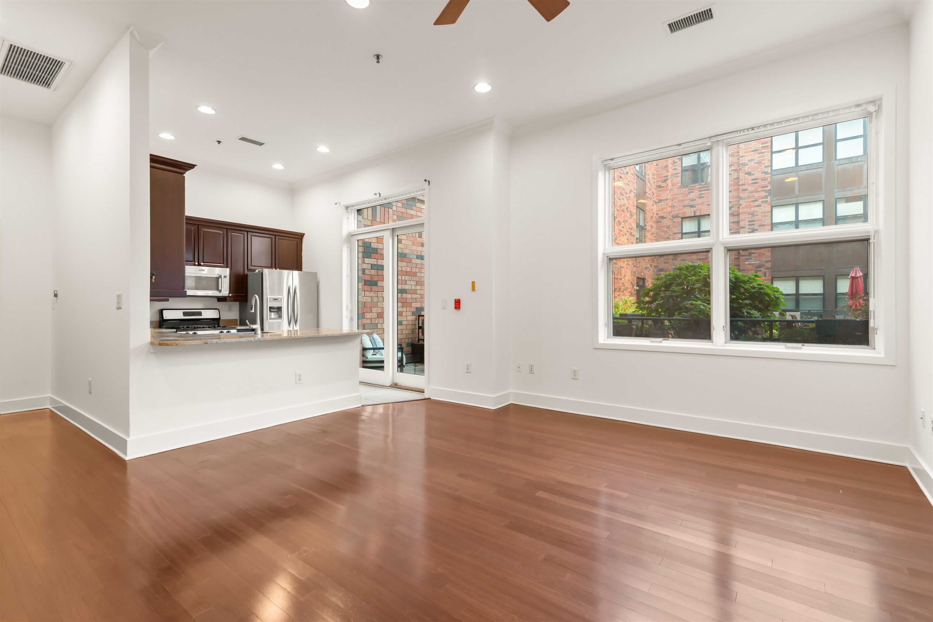 187 WARREN ST – photo 4