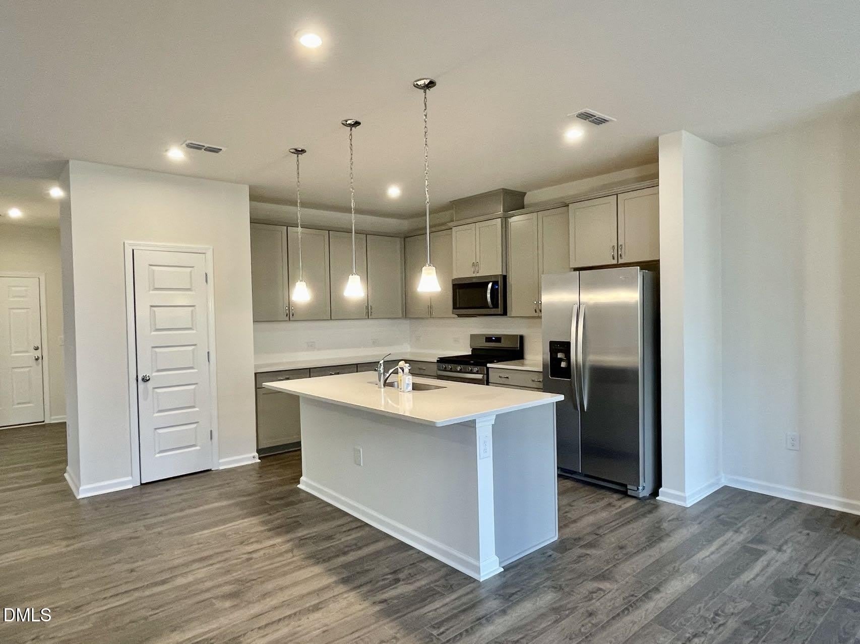 1616 Brussels Drive – photo 4