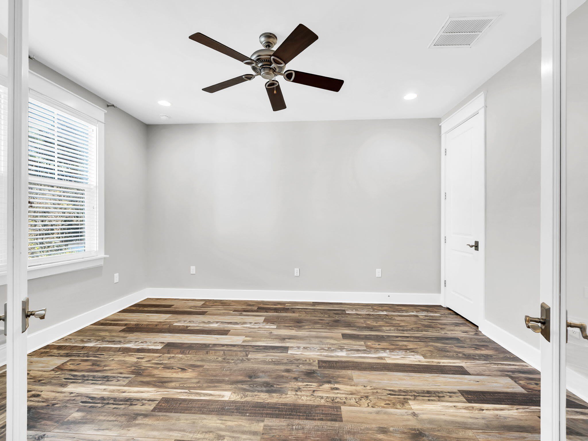 741 Breakers Street – photo 5