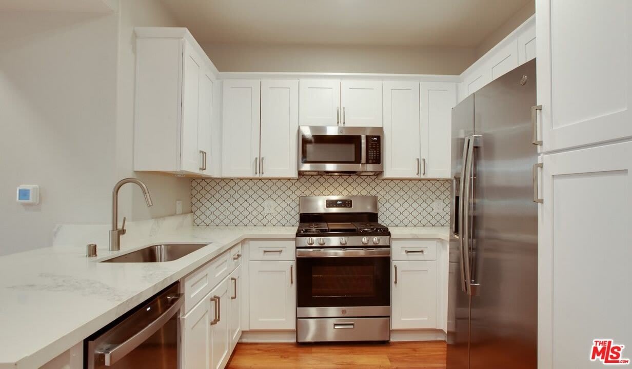 5553 W 6Th St – photo 1