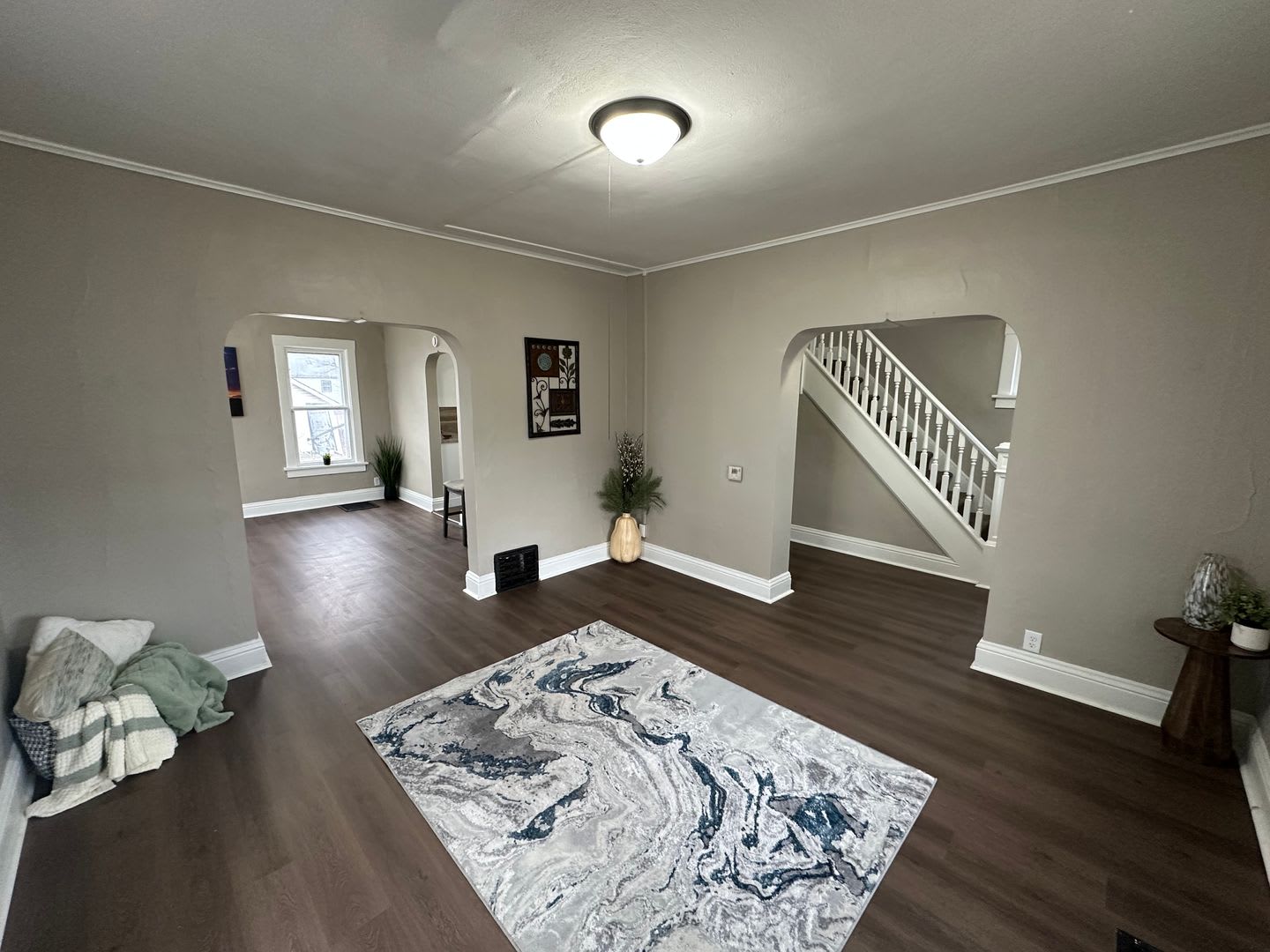 Newly remodeled 3 bed, 1 bath home for rent in Waterloo – photo 2